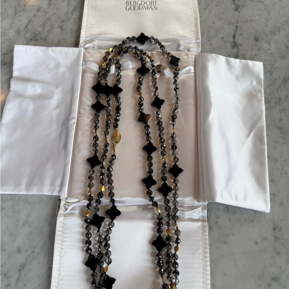 Elegant Black and Gold Necklace
